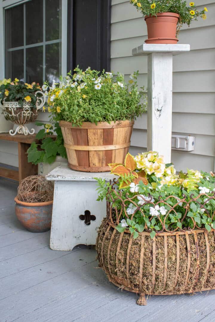 small-front-porch-ideas-with-plants
