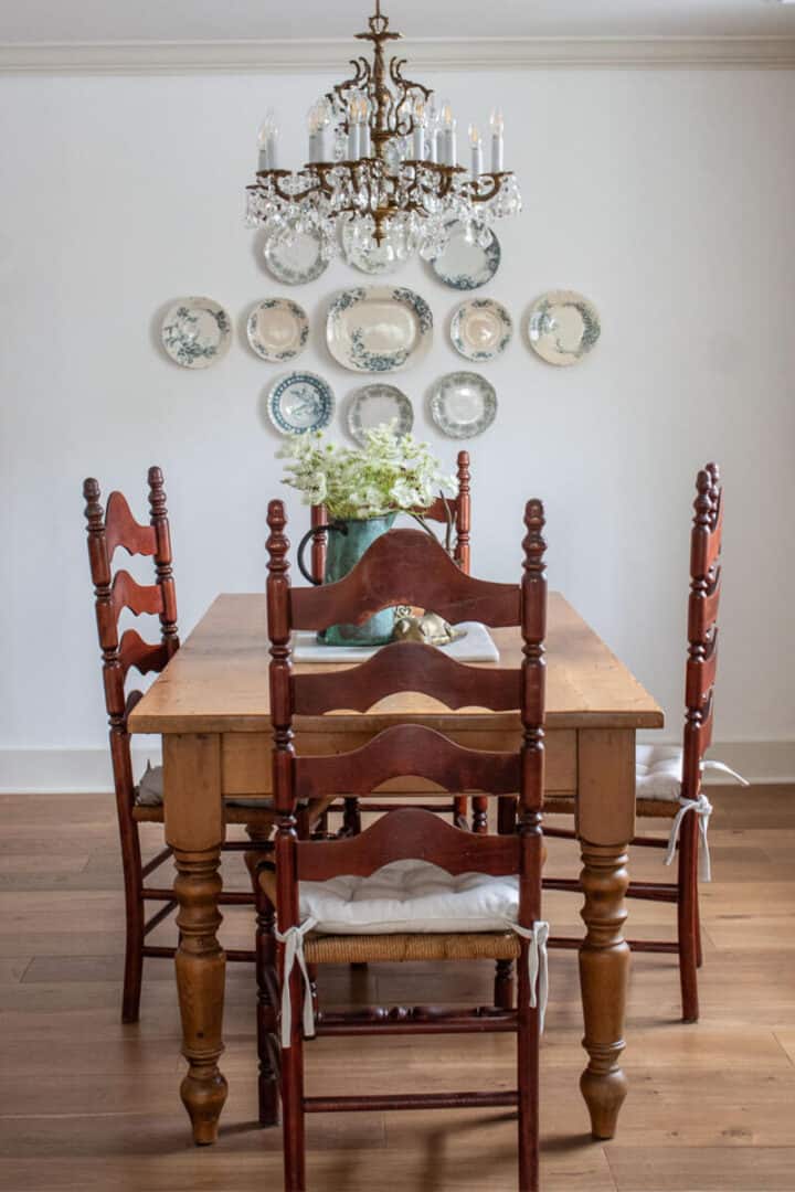 DINING ROOM PLATE WALL