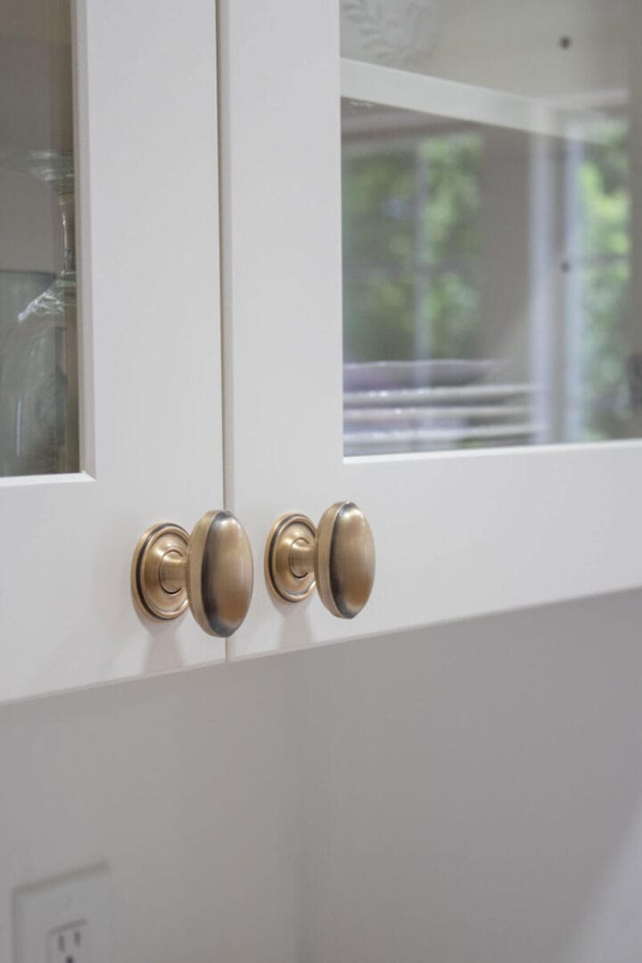 brass-kitchen-cabinet-pulls
