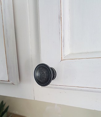 Installing Cabinetry Hardware the Honeycomb Home