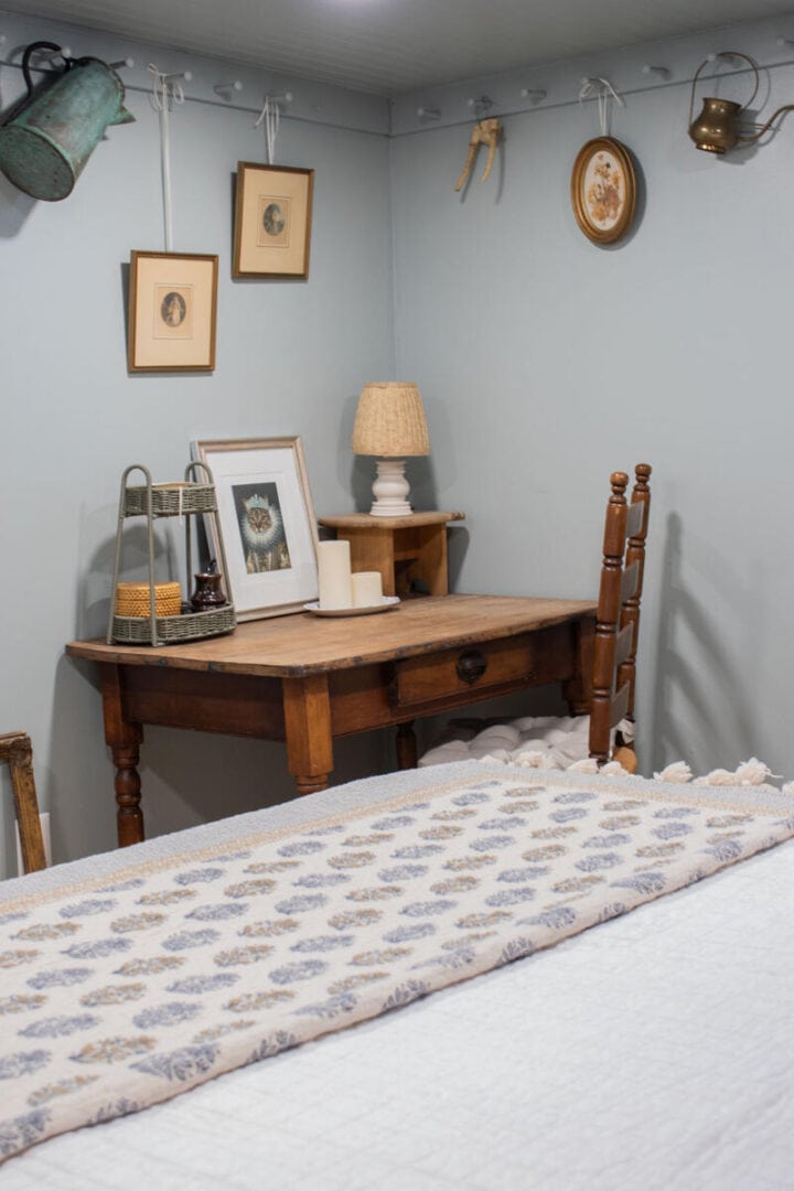 desk in basement bedroom diy