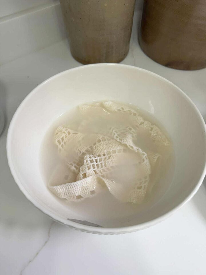 halloween-ghosts-from-fabric-diy