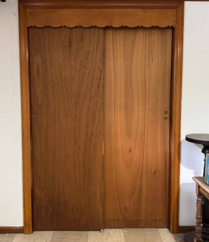 outdated closet doors before