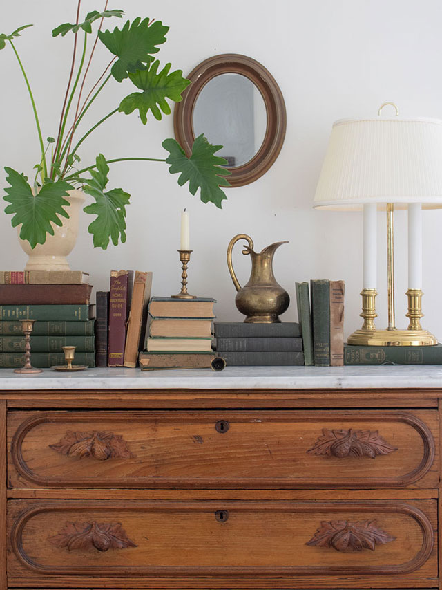 Decorating-With-Vintage-Home-Decor