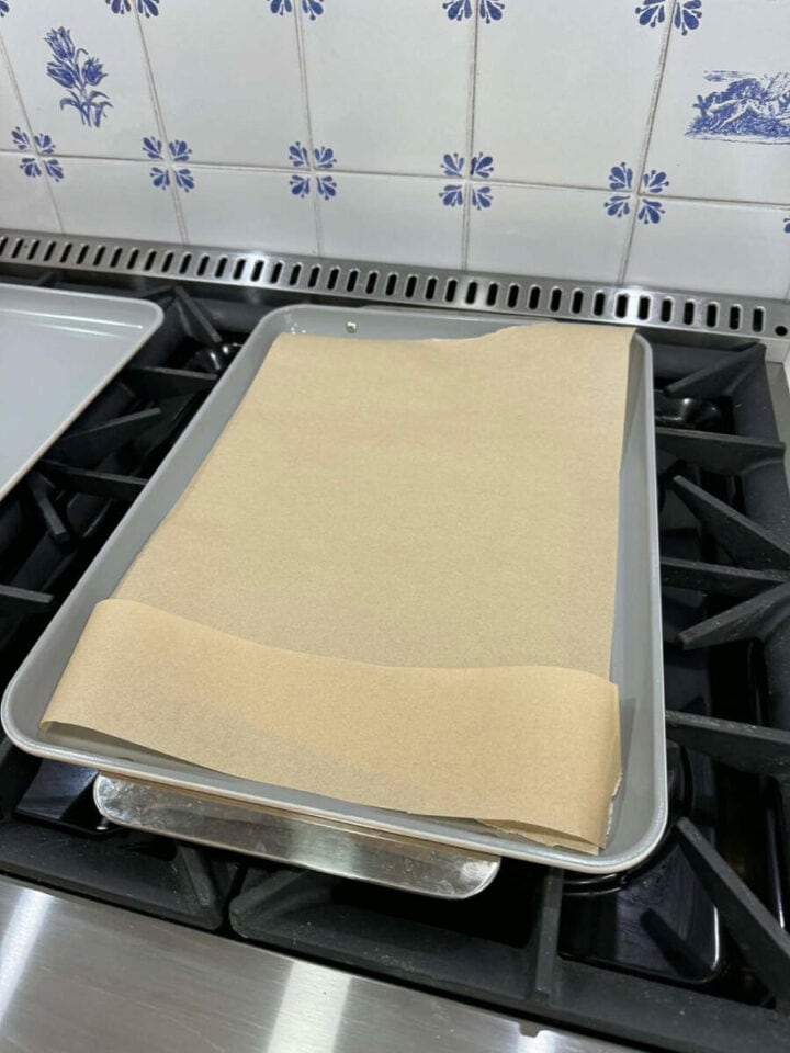 baking-sheet-lined-with-parchment-paper