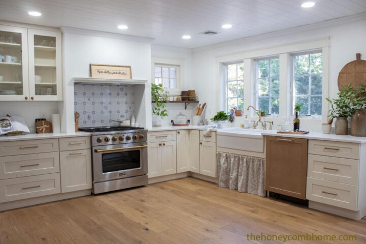 vintage-modern-country-kitchen-the-honeycomb-home