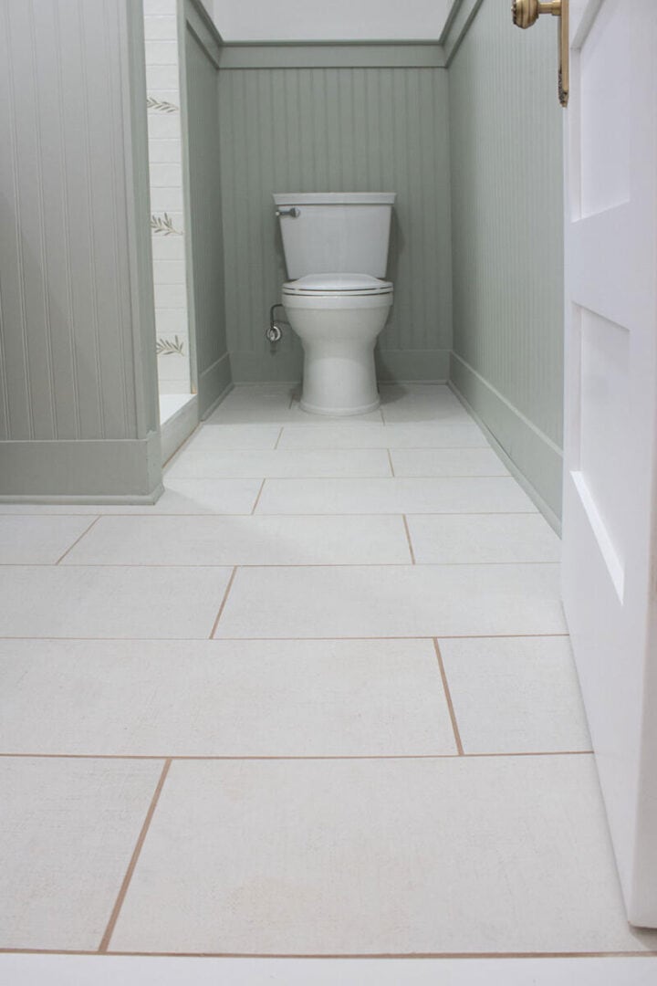 tile-floor-ideas-for-small-bathrooms
