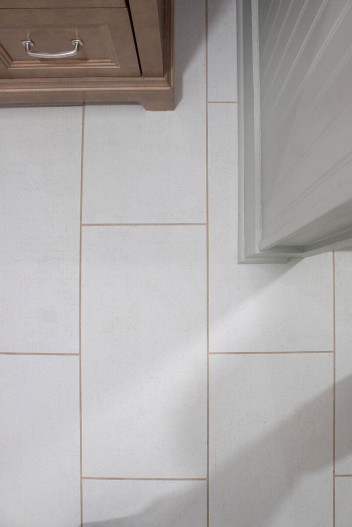large-scale-tile-for-small-bathrooms