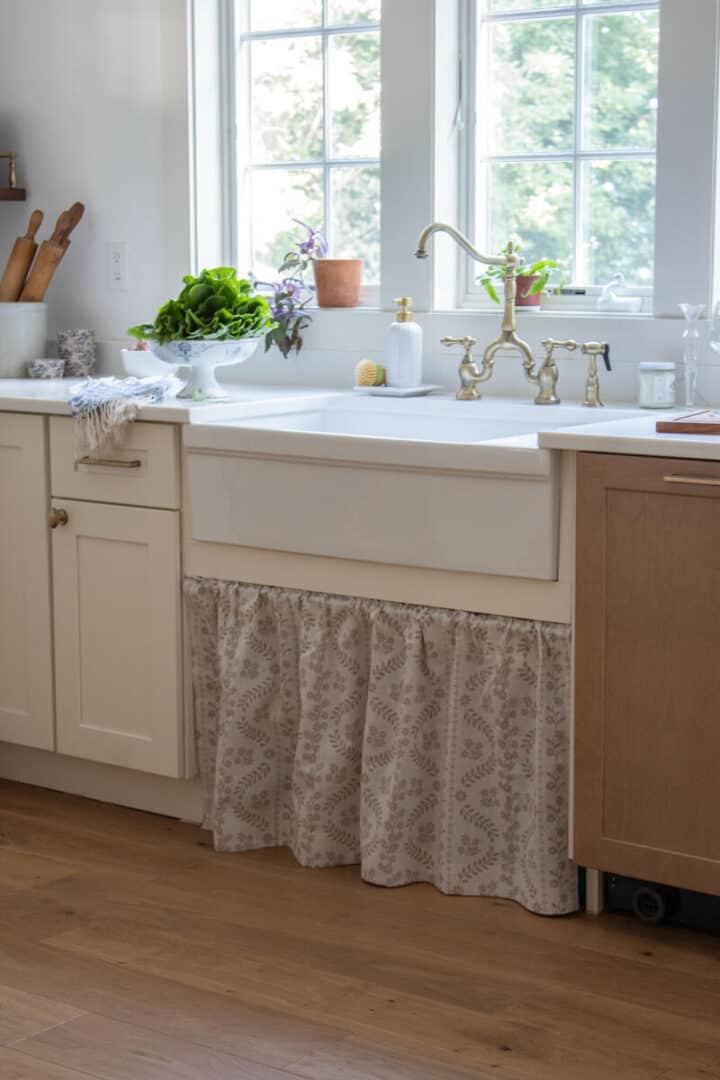 vintage-style-modern-drainboard-sink