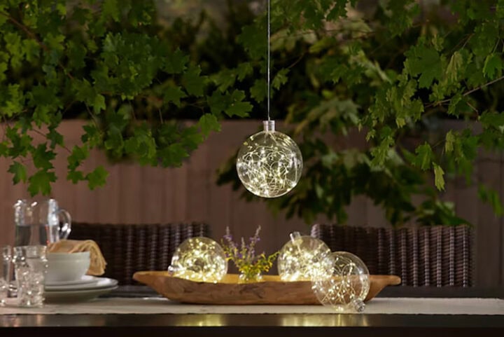 outdoor-lighted-orbs