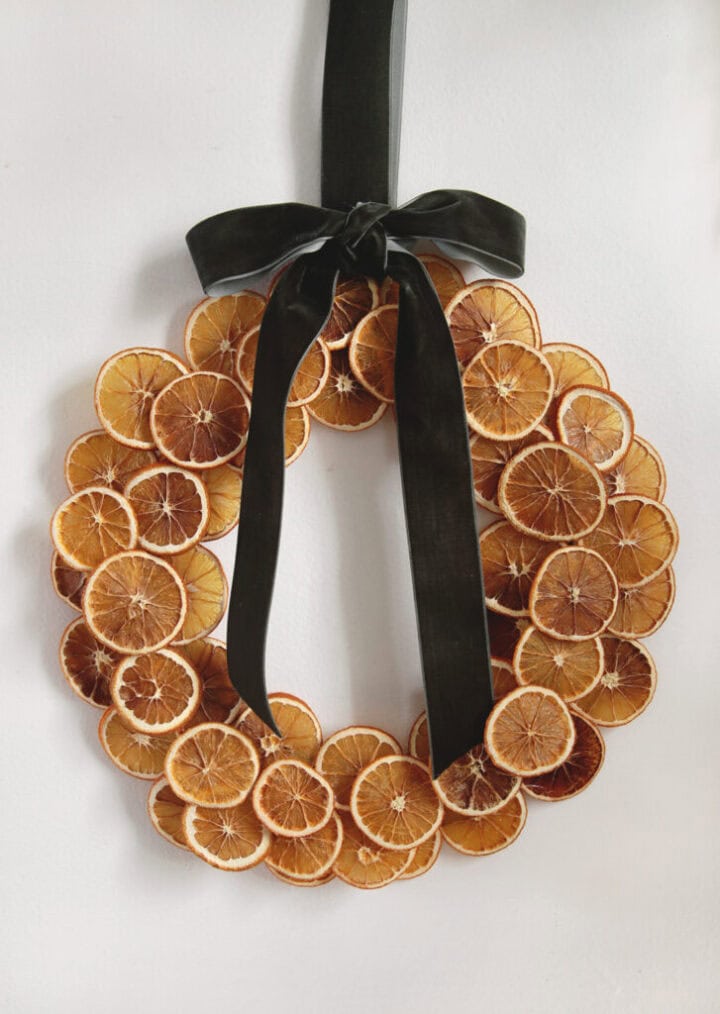 diy wreath made from orange slices