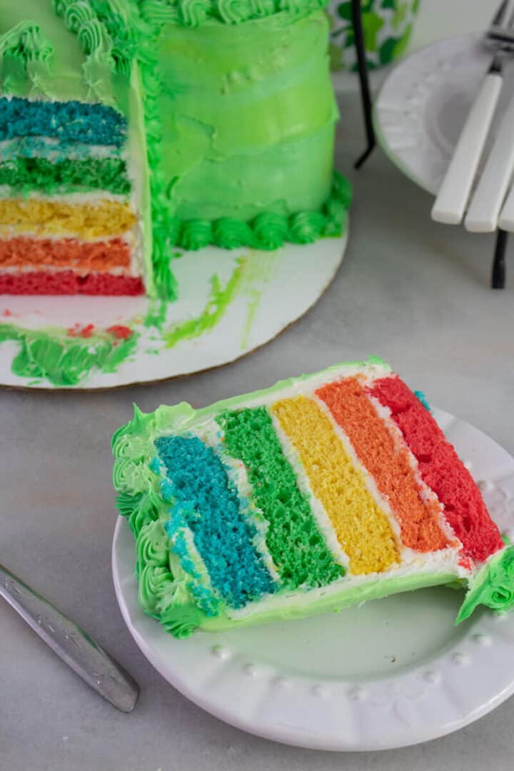 rainbow-inside-cake