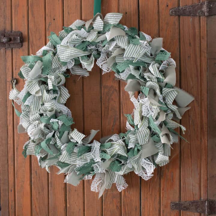 St-Patricks-Day-wreath-DIY-easy