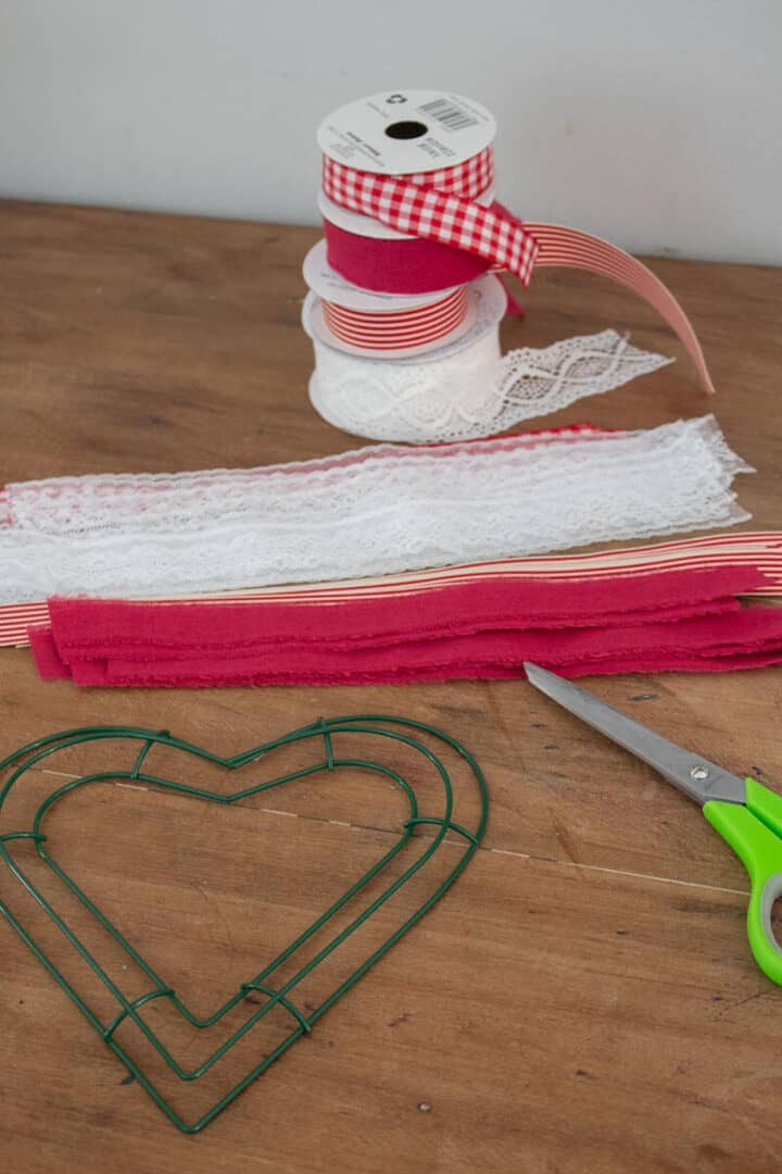 Supplies-needed-to-make-Valentine's-day-wreath