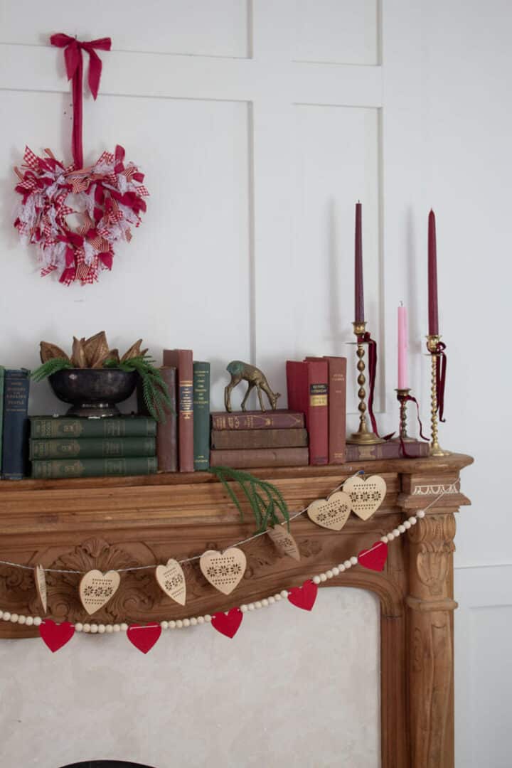 Valentine's-Day-Mantel