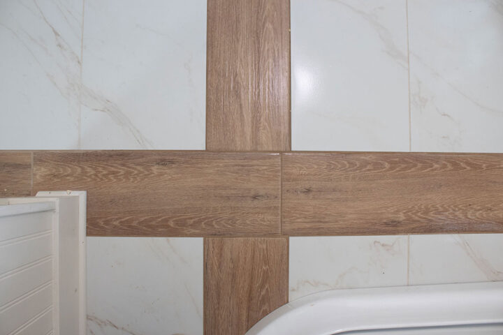inlaid-wood-floor-tile-bathroom